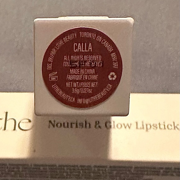 NIB~Lithe Lipstick - Picture 5 of 10